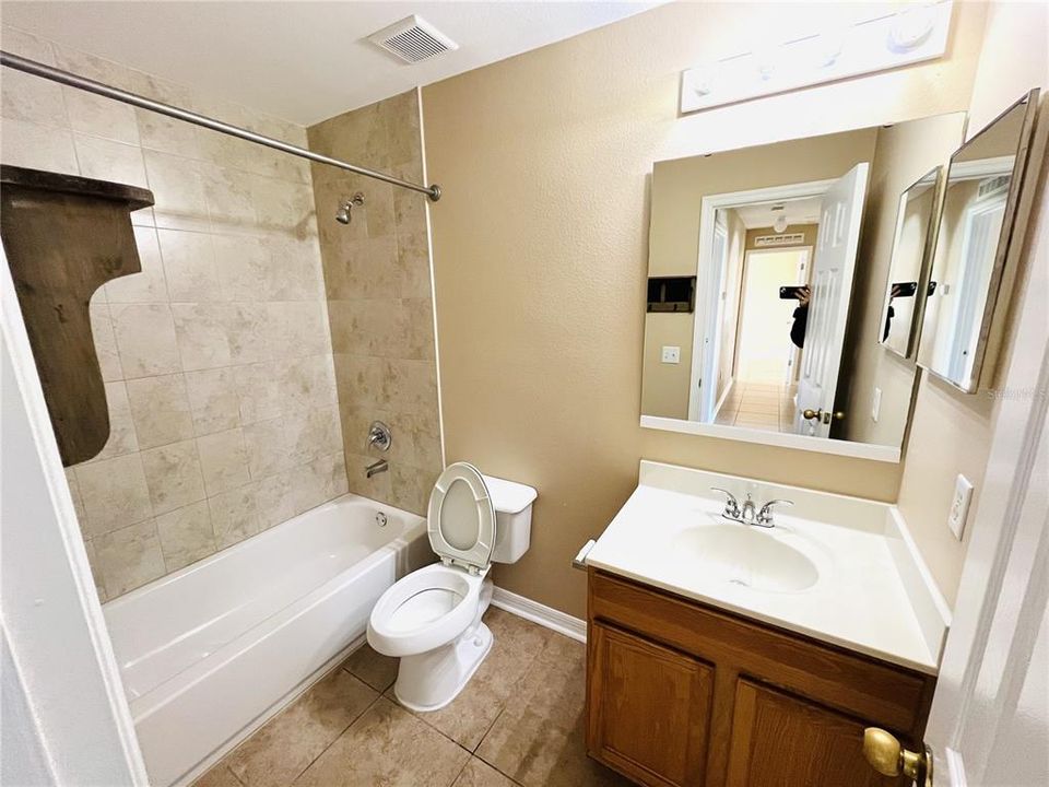 For Rent: $2,100 (4 beds, 2 baths, 2019 Square Feet)