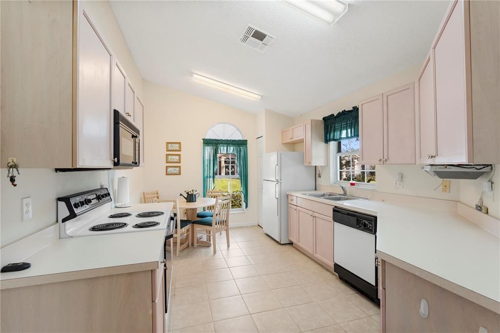 For Sale: $375,000 (4 beds, 2 baths, 1550 Square Feet)