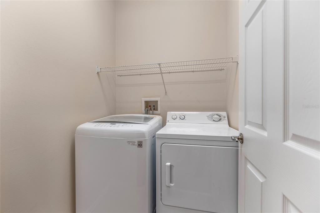 upstairs washer & dryer