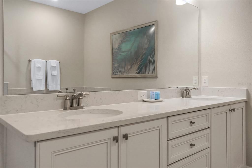 待售: $1,750,000 (8 贝兹, 9 浴室, 4092 平方英尺)