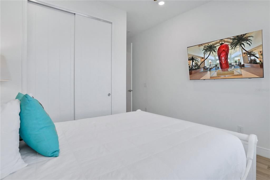 待售: $1,750,000 (8 贝兹, 9 浴室, 4092 平方英尺)