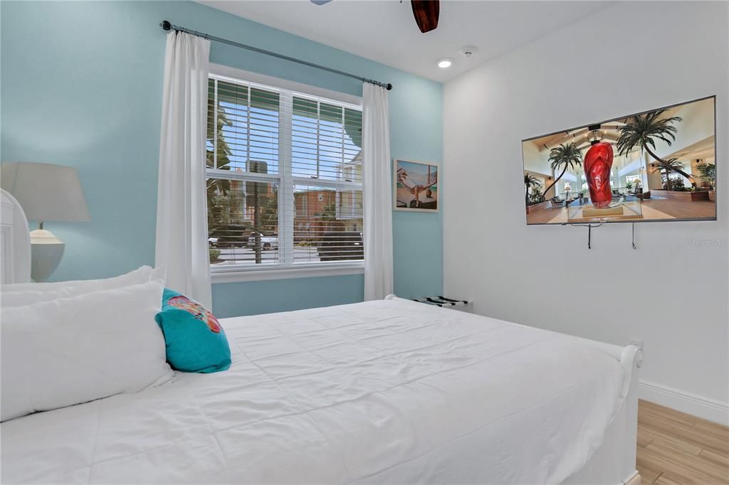 待售: $1,750,000 (8 贝兹, 9 浴室, 4092 平方英尺)