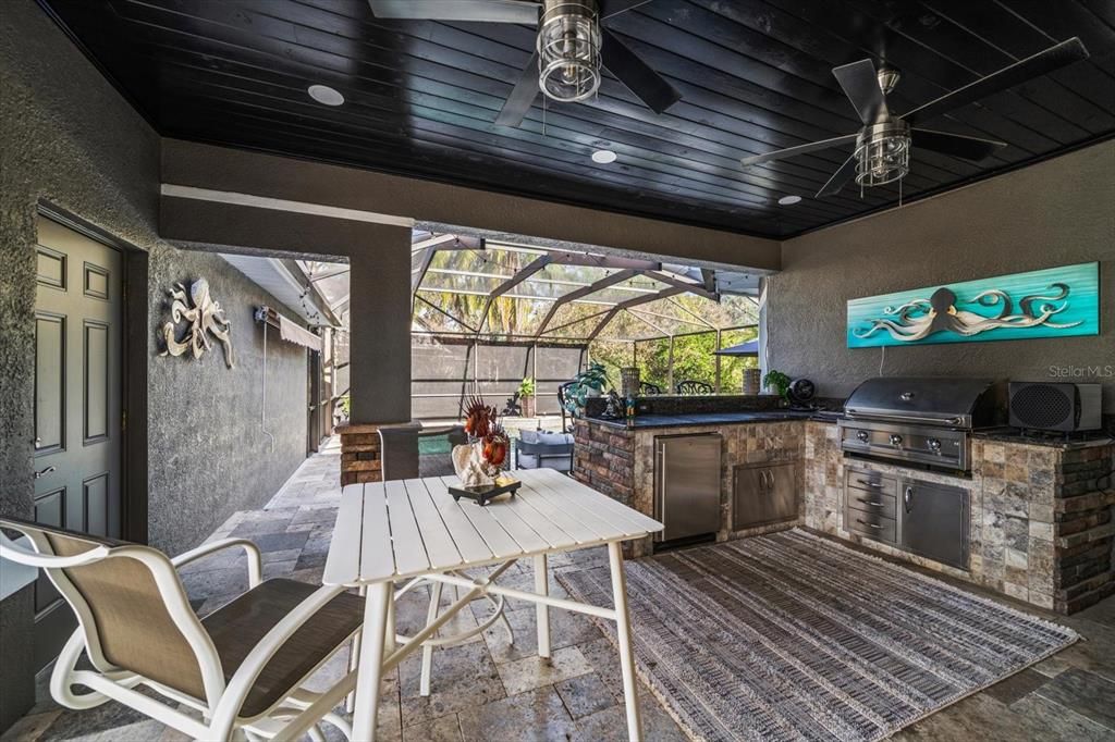 En Venta: $1,275,000 (4 camas, 3 baños, 2933 Pies cuadrados)