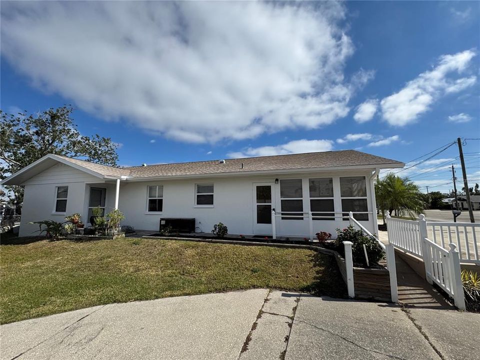 For Sale: $575,000 (3 beds, 2 baths, 1578 Square Feet)