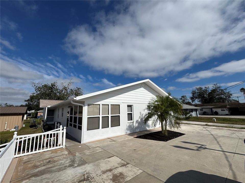 For Sale: $575,000 (3 beds, 2 baths, 1578 Square Feet)