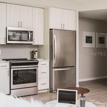 For Rent: $2,900 (3 beds, 2 baths, 1372 Square Feet)