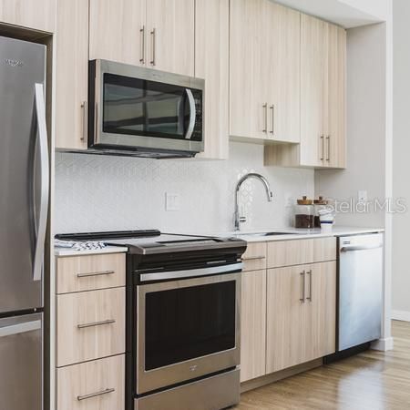 For Rent: $2,900 (3 beds, 2 baths, 1372 Square Feet)