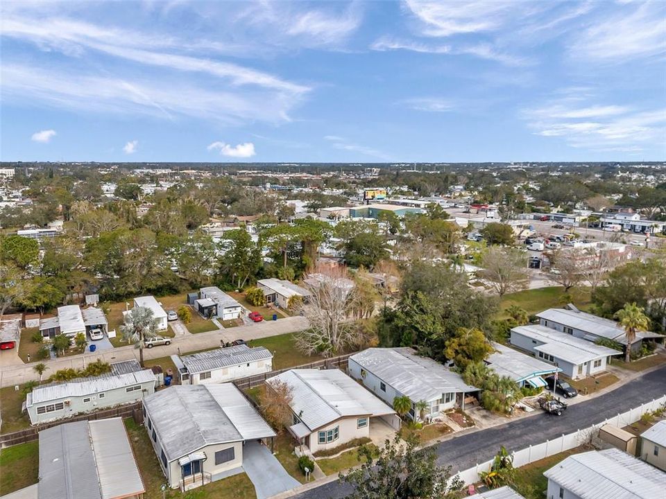 合同活跃: $65,000 (2 贝兹, 2 浴室, 1063 平方英尺)