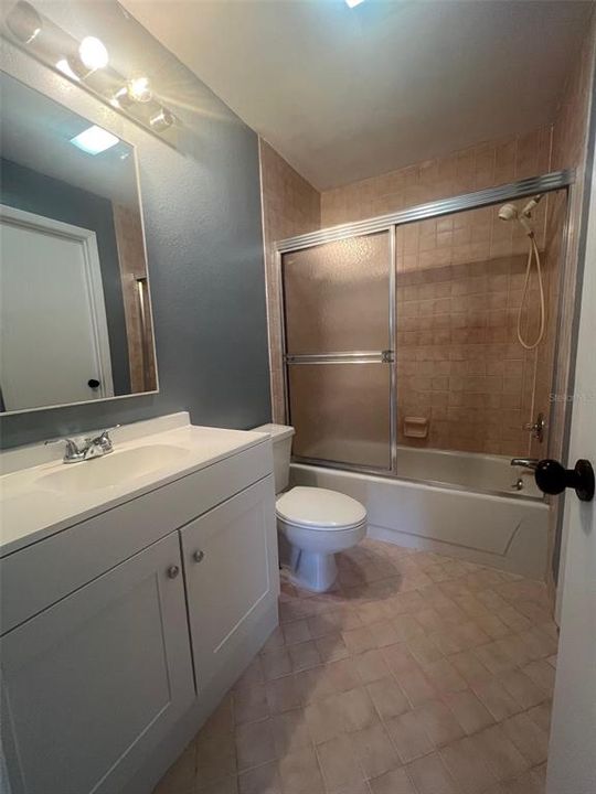 For Sale: $130,000 (1 beds, 1 baths, 744 Square Feet)