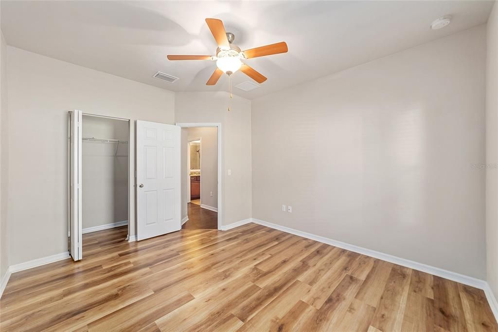 For Sale: $389,900 (3 beds, 2 baths, 1910 Square Feet)