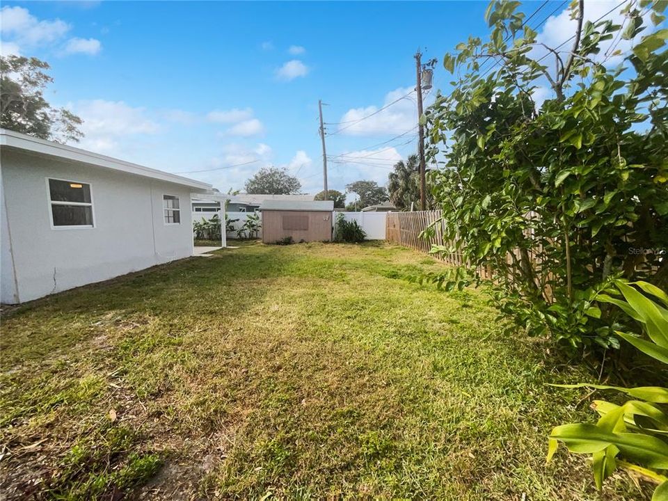 For Sale: $396,000 (2 beds, 2 baths, 1185 Square Feet)