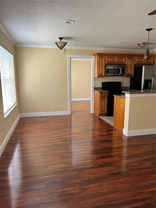 For Rent: $1,700 (2 beds, 2 baths, 912 Square Feet)