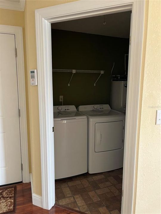 For Rent: $1,700 (2 beds, 2 baths, 912 Square Feet)