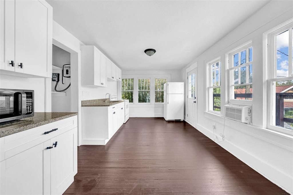 Kitchen with Pantry. Acess to the Balcony.