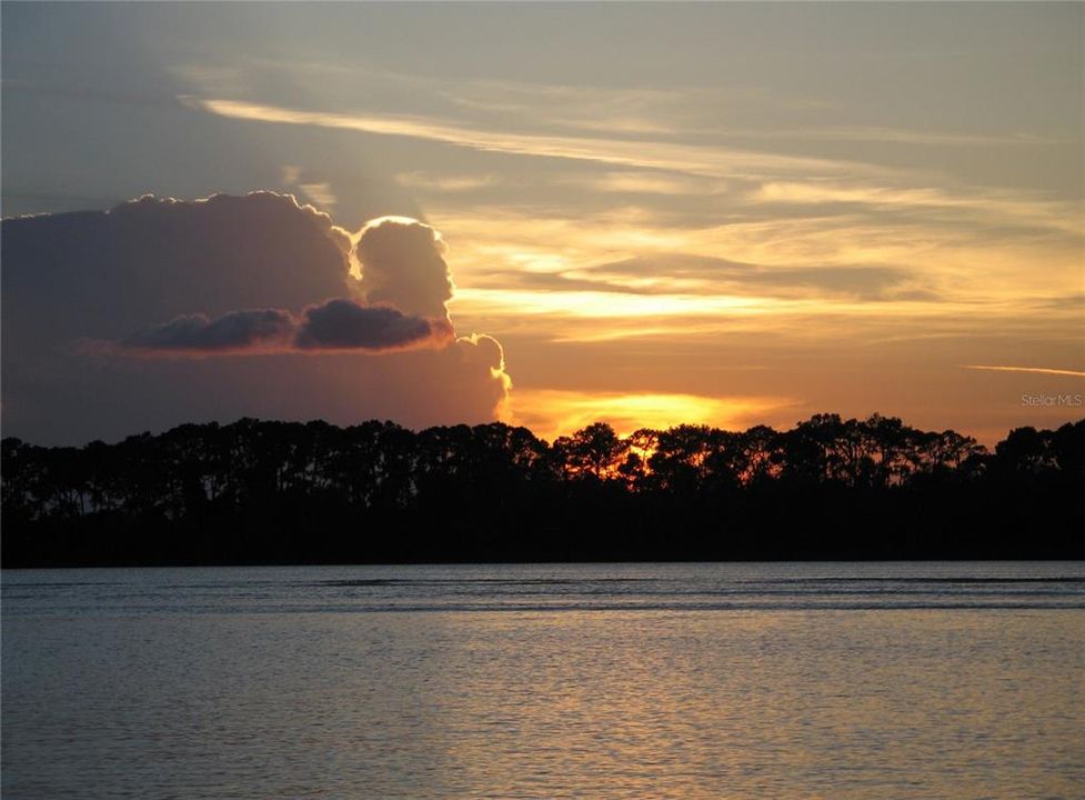 Lake Dora at sunset