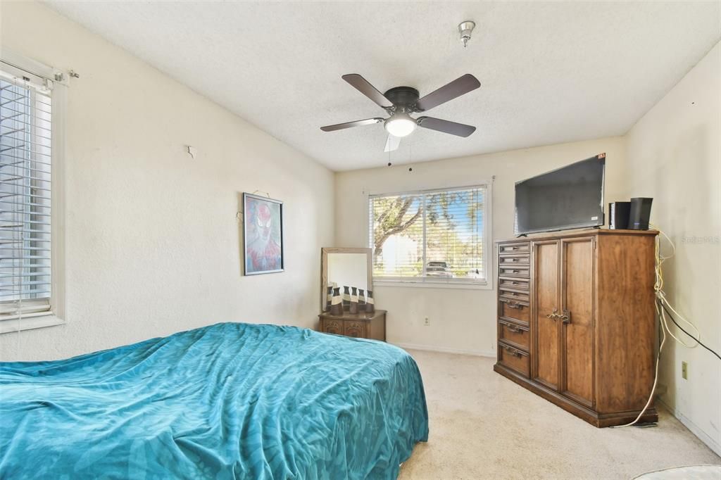 For Sale: $155,000 (2 beds, 2 baths, 1028 Square Feet)