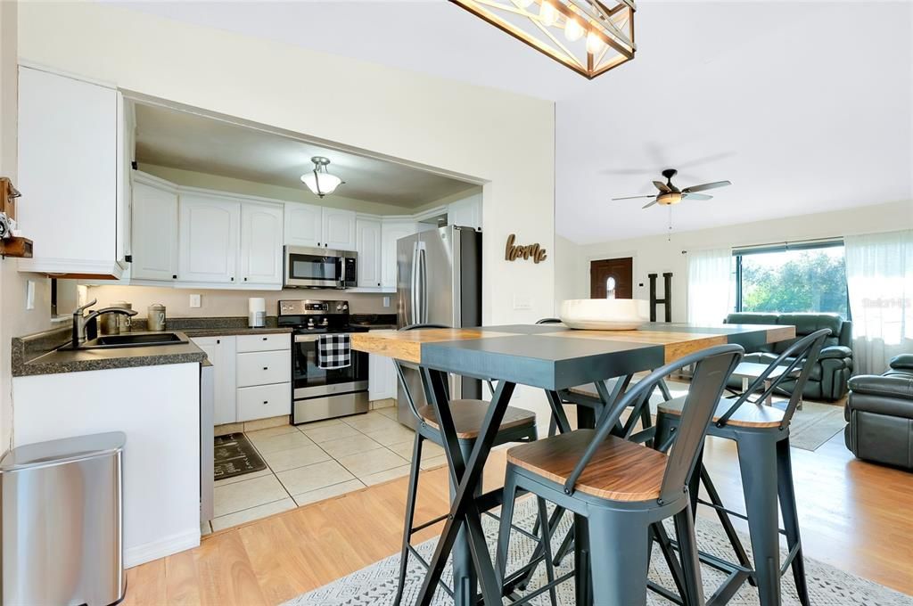 For Sale: $349,900 (3 beds, 2 baths, 1349 Square Feet)