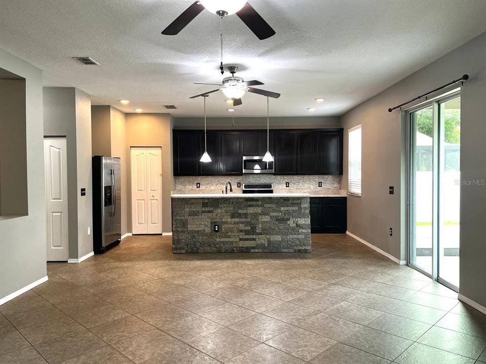 For Rent: $2,850 (3 beds, 2 baths, 1751 Square Feet)