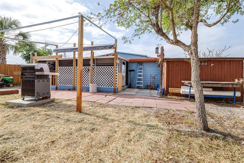 For Sale: $369,900 (3 beds, 2 baths, 1282 Square Feet)