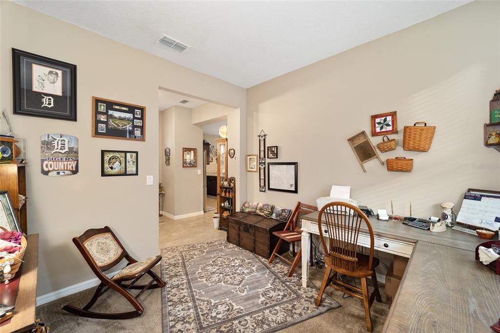 For Sale: $314,900 (2 beds, 2 baths, 1468 Square Feet)