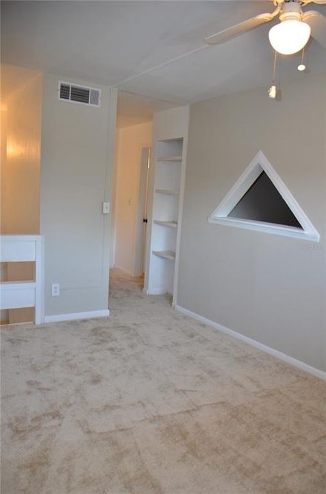 For Sale: $179,990 (2 beds, 2 baths, 955 Square Feet)