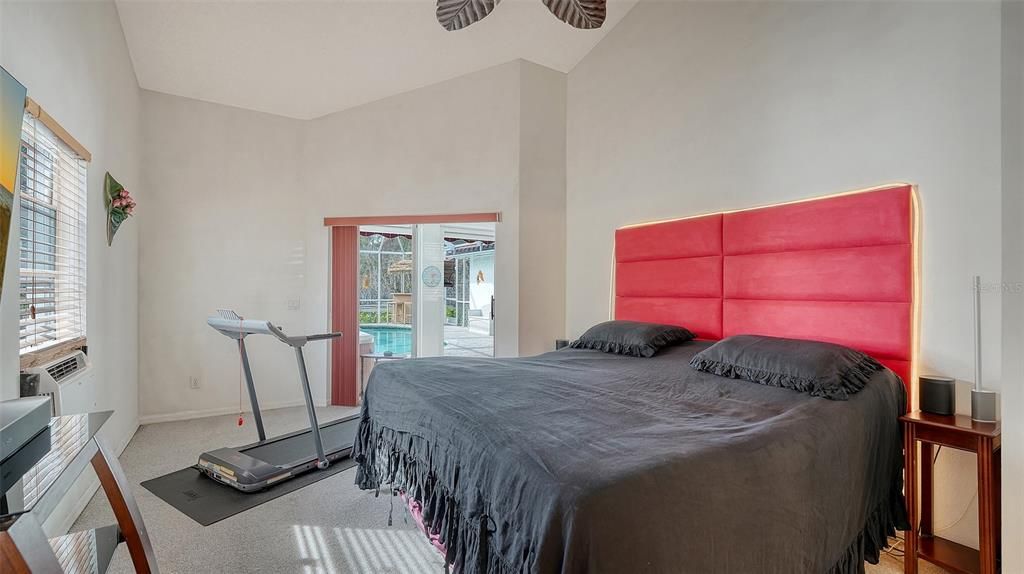 Master bedroom w sliding doors to lanai.