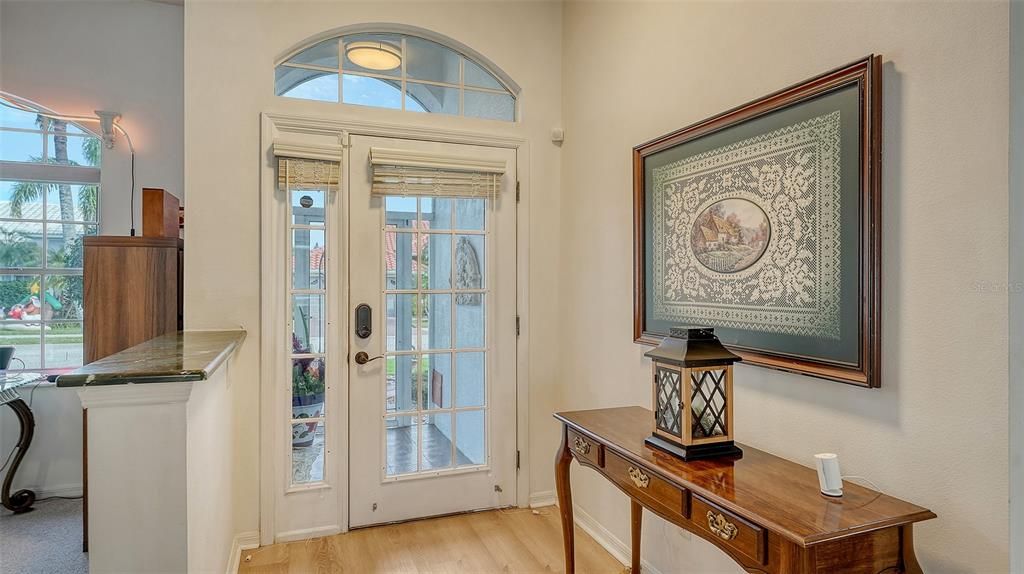 Foyer w laminate flooring