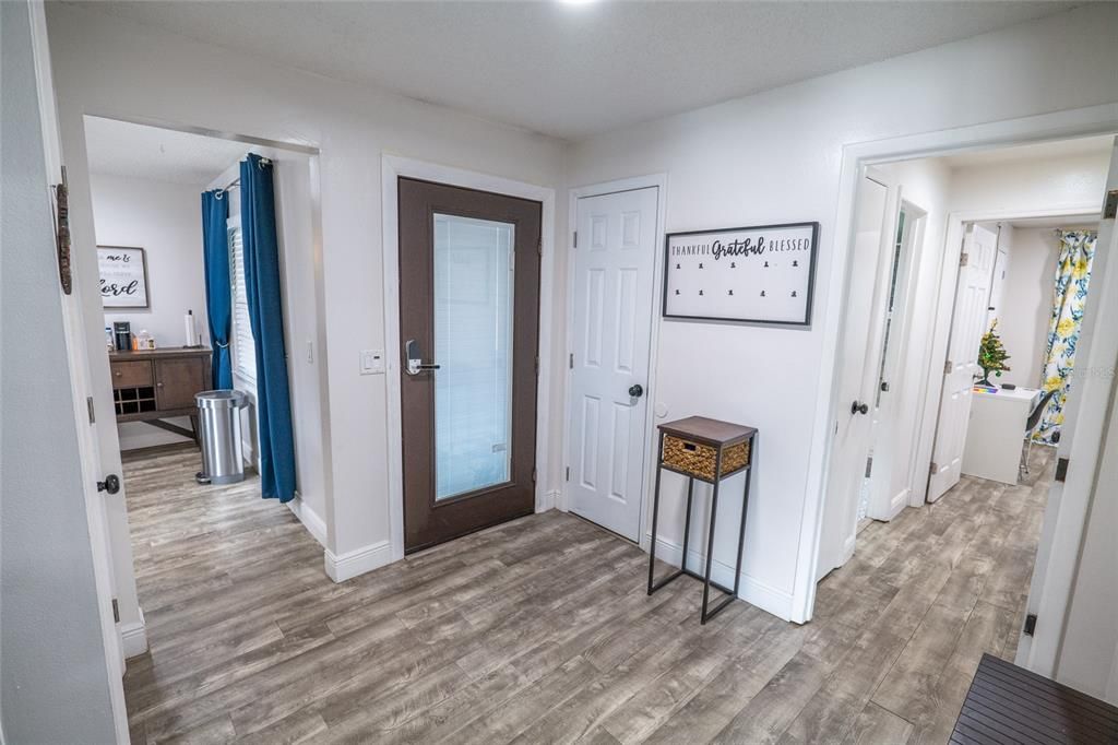 For Sale: $445,000 (3 beds, 2 baths, 1708 Square Feet)