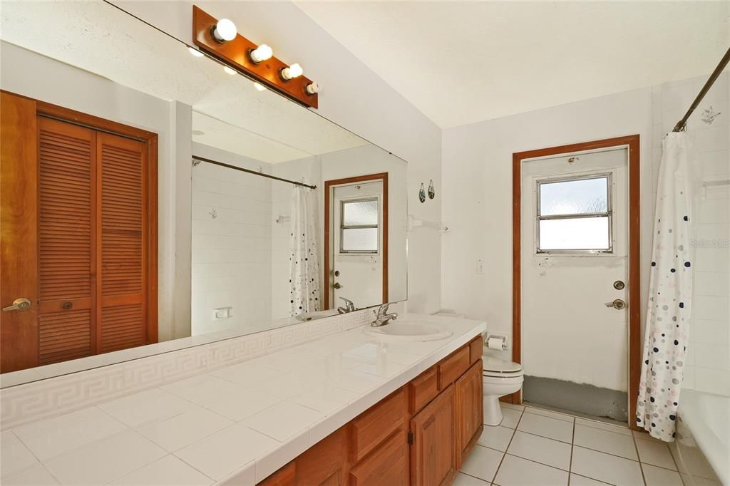 For Sale: $375,000 (3 beds, 2 baths, 1632 Square Feet)