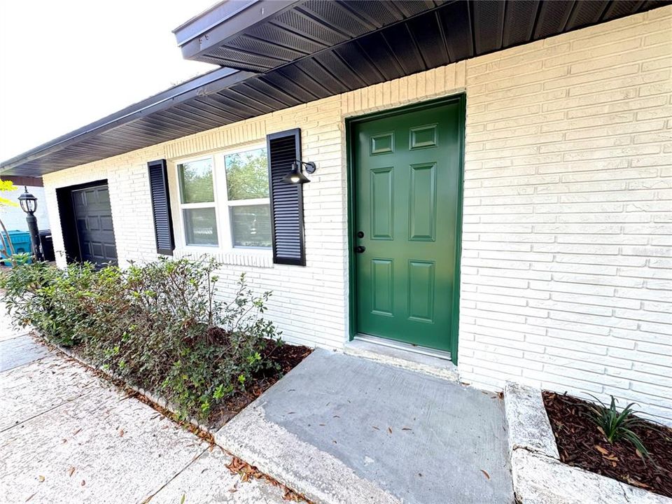 For Sale: $294,900 (2 beds, 1 baths, 980 Square Feet)