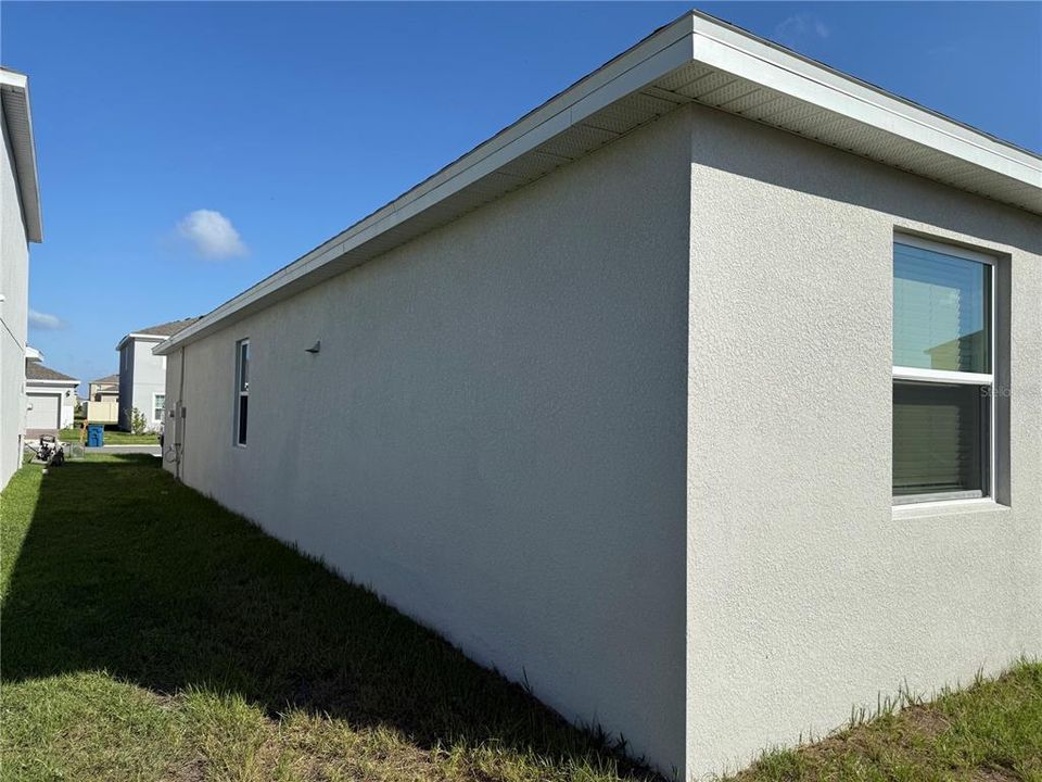 For Rent: $2,200 (4 beds, 2 baths, 1819 Square Feet)