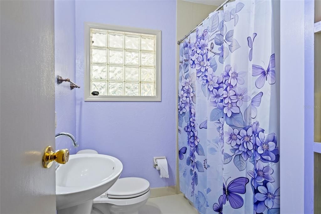 BATHROOM 1