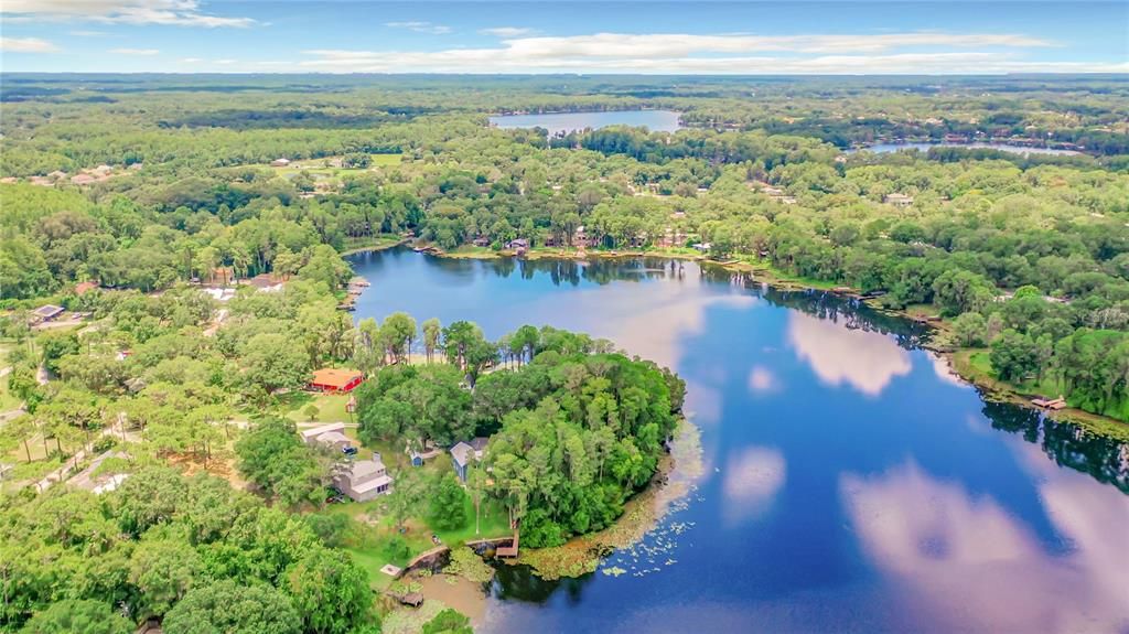 待售: $220,000 (0.98 acres)