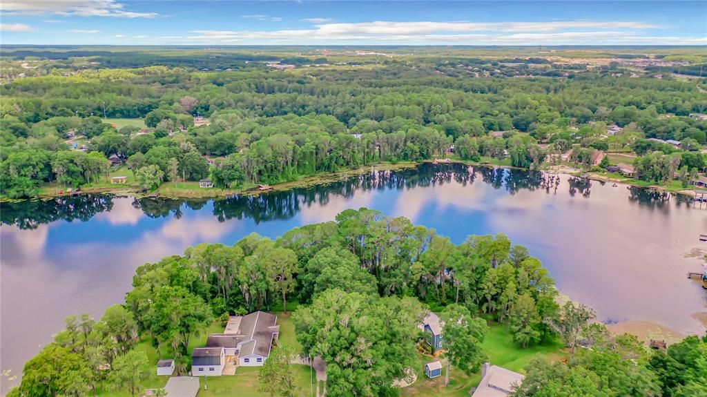 待售: $220,000 (0.98 acres)