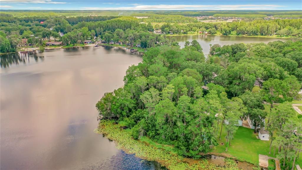 待售: $220,000 (0.98 acres)