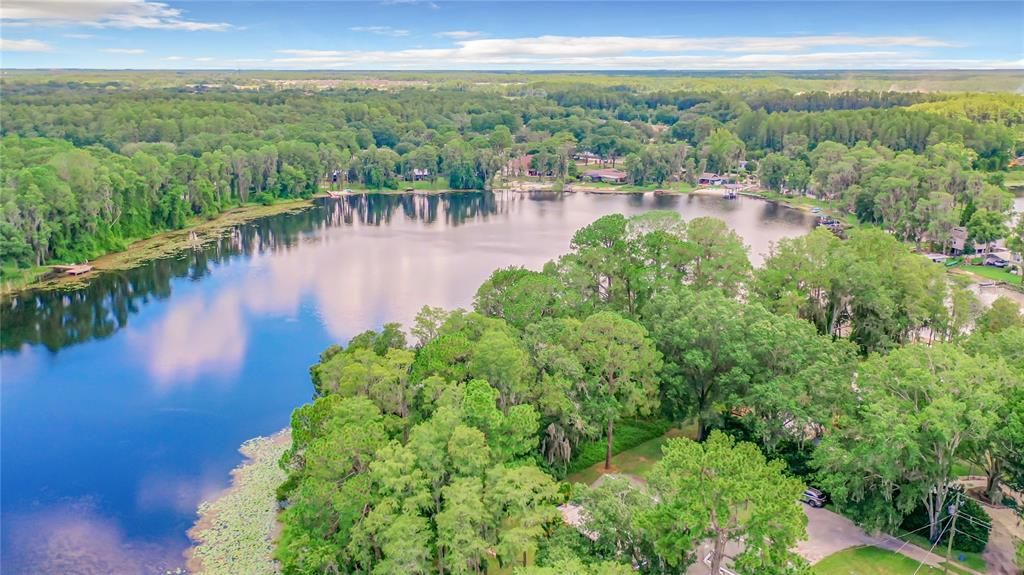 待售: $220,000 (0.98 acres)