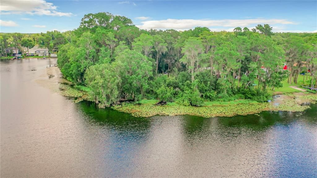 待售: $220,000 (0.98 acres)