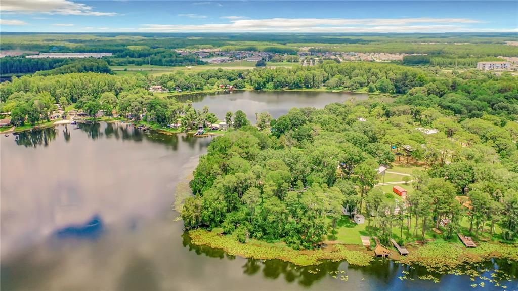 待售: $220,000 (0.98 acres)