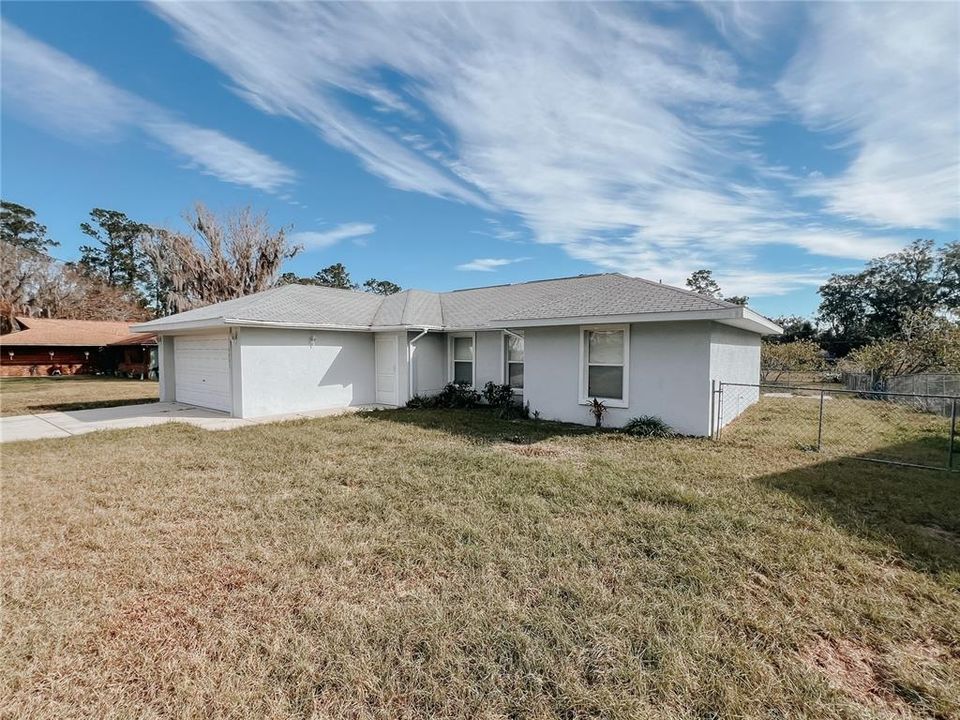 For Sale: $275,000 (3 beds, 2 baths, 1577 Square Feet)