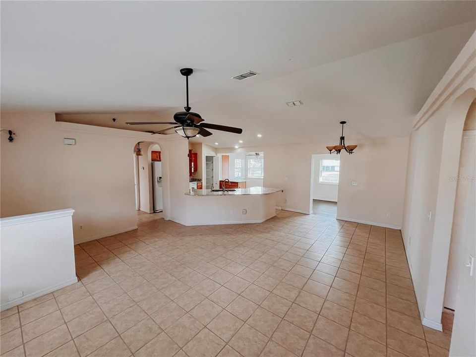 For Sale: $275,000 (3 beds, 2 baths, 1577 Square Feet)