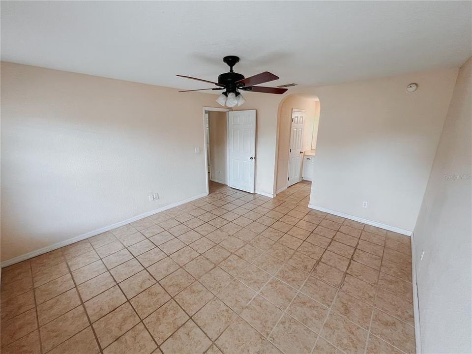 For Sale: $275,000 (3 beds, 2 baths, 1577 Square Feet)