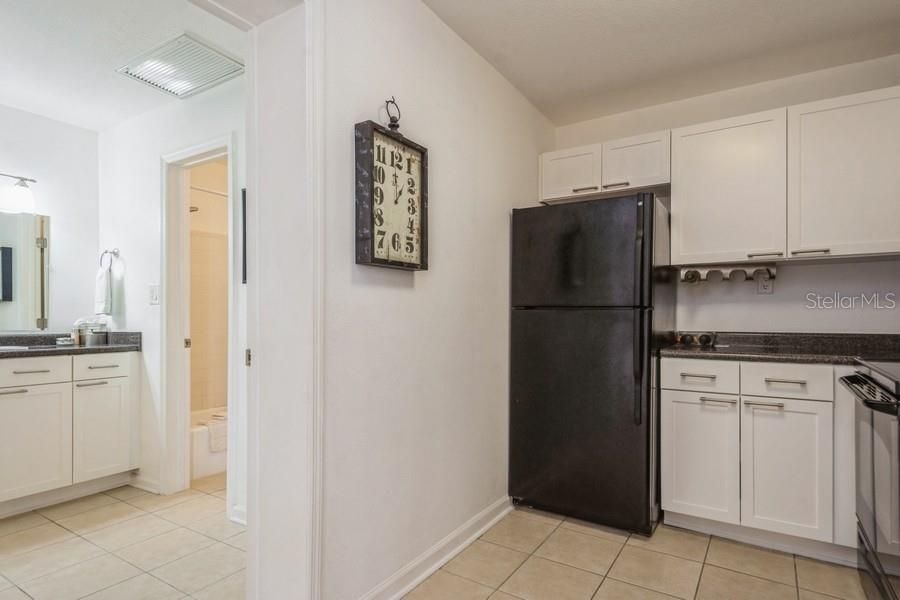 For Sale: $315,000 (1 beds, 1 baths, 823 Square Feet)