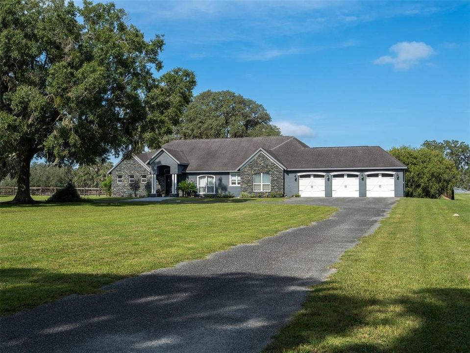 En Venta: $2,200,000 (3 camas, 3 baños, 3136 Pies cuadrados)