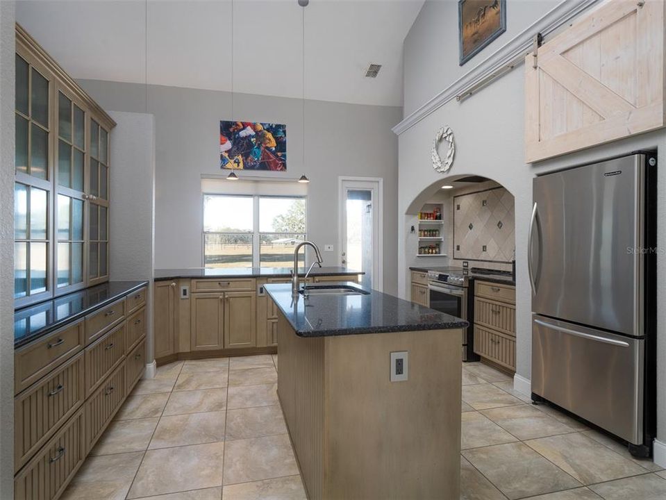 En Venta: $2,200,000 (3 camas, 3 baños, 3136 Pies cuadrados)