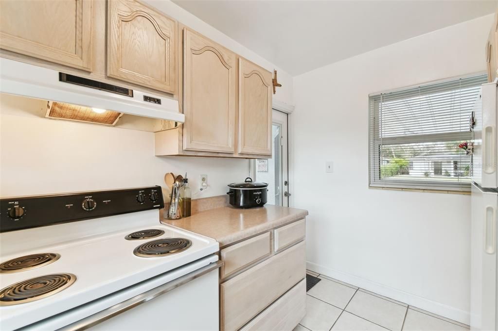 For Sale: $299,999 (3 beds, 1 baths, 962 Square Feet)