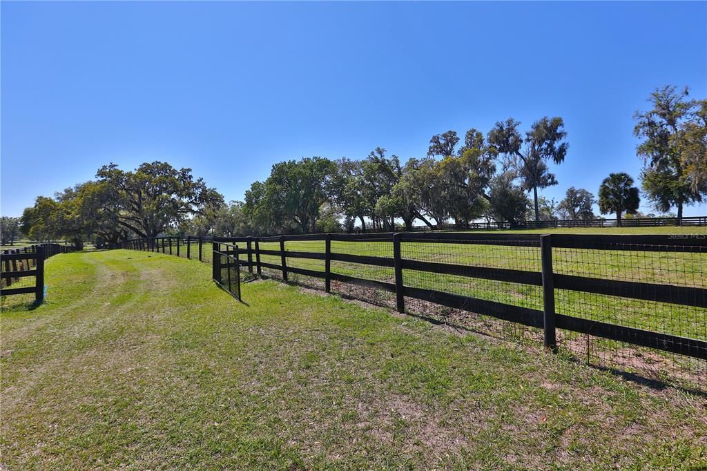 待售: $7,539,850 (2 贝兹, 2 浴室, 2044 平方英尺)