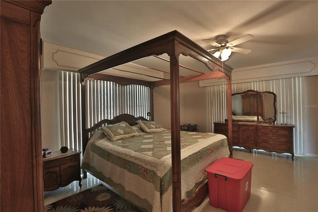 待售: $7,539,850 (2 贝兹, 2 浴室, 2044 平方英尺)