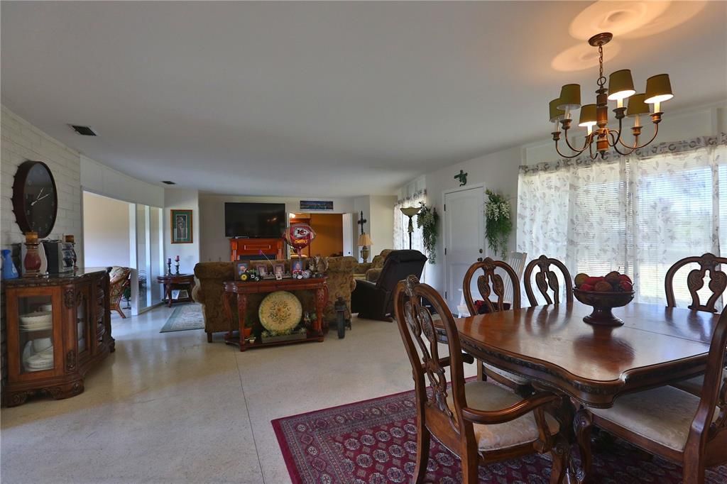 待售: $7,539,850 (2 贝兹, 2 浴室, 2044 平方英尺)