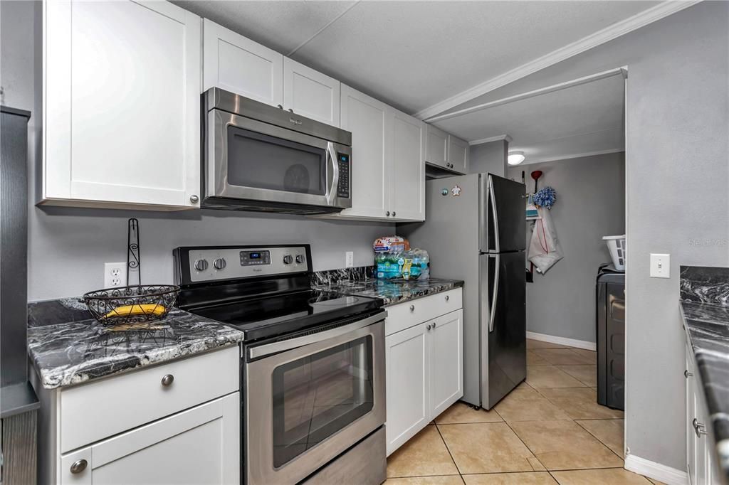 For Sale: $195,000 (3 beds, 2 baths, 960 Square Feet)