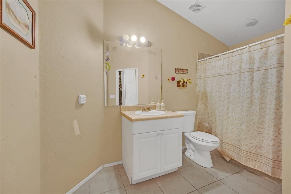 For Sale: $325,000 (3 beds, 2 baths, 1364 Square Feet)